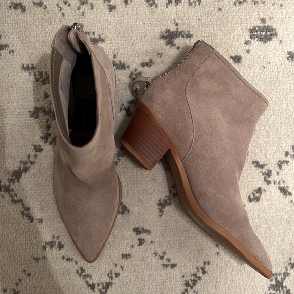 NEW Dolce Vita 9.5 Suede Ankle Boot - Picture 8 of 10
